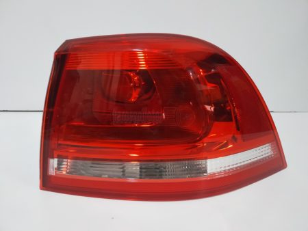 Piloto trasero derecho Volkswagen Touareg año 2014 a 2019 - Imagen 4