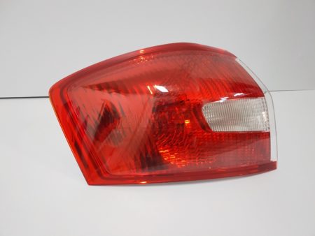 Piloto trasero izquierdo Ford Kuga año 2007 a 2012 - Imagen 2