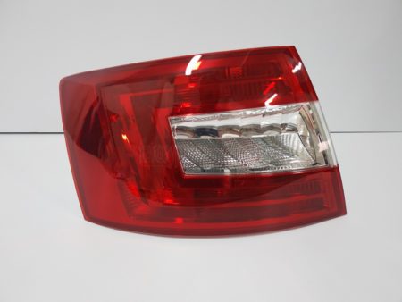 Piloto trasero izquierdo Skoda Octavia año 2013 a 2017 Sedan 4 puertas - Imagen 2