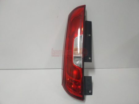 Piloto trasero izquierdo Fiat Doblo Año 2015 a 2022 Doble puerta