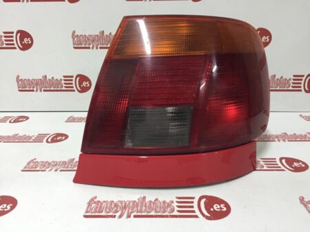 Piloto trasero derecho Audi A4 Sedan 4 puertas 1995 - 1997