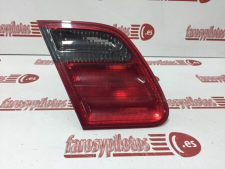 Piloto trasero izquierdo de porton Mercedes Clase E W210 Restyling 1999-2002
