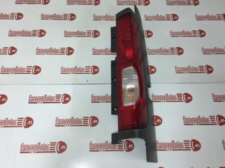 Piloto trasero derecho Renault Trafic 2006 a 2014 Furgón Opel Vivaro Nissan Primastar (Producto Reciclado)