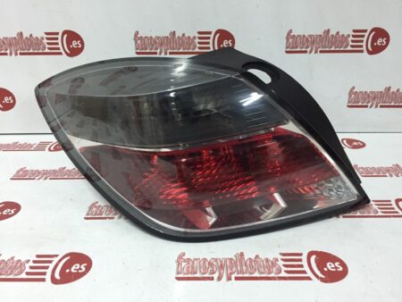 Piloto trasero izquierdo Opel Astra H 3 Puertas Año 2004 a 2011 Tintado GTC OPC - Imagen 3
