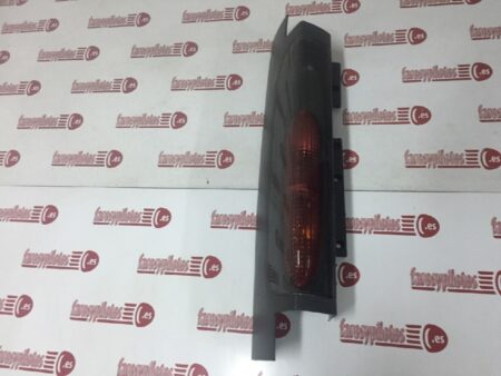 Piloto trasero izquierdo Renault Trafic 2 Puertas 2001-2006 Apertura puertas 180 Opel Vivaro Nissan Primastar LLE212 (Articulo Reciclado)