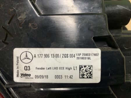 Piloto trasero izquierdo Mercedes Clase A W177 Año 2018 a 2021 - Imagen 4