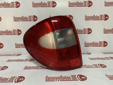 Piloto trasero izquierdo Chrysler Voyager Año 2001 a 2007 Grand Voyager