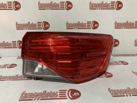Piloto trasero derecho Toyota Avensis Año 2012 a 2015 Sedan 4 puertas Restyling - Imagen 2