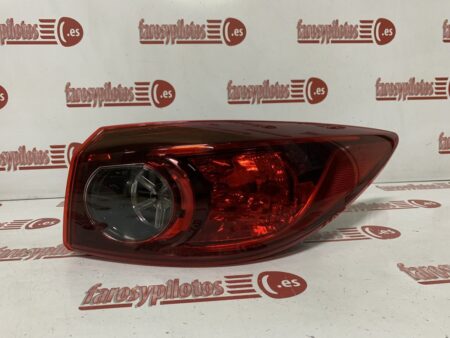 Piloto trasero derecho Mazda 3 Sedan 4 Puertas Año 2013 a 2018 Bombilla Mazda3