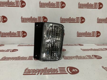 Piloto trasero derecho de paragolpes Renault Trafic Año 2001 a 2014 Opel Vivaro Nissan Primastar (Piloto con portalámparas de casquillos independientes)