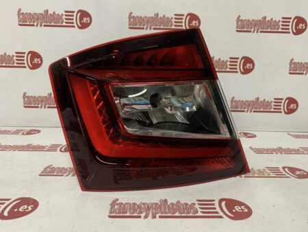Piloto trasero izquierdo Skoda Fabia III 5 Puertas año 2019 a 2021 Restyling 6v6945207 (Producto Reciclado)