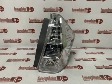 Piloto Trasero Derecho Toyota Prius Plus Año 2012 a 2015 - Imagen 4