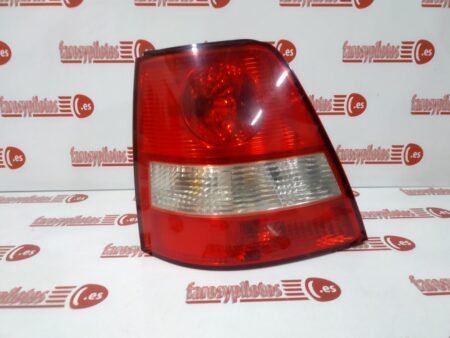Piloto trasero izquierdo Kia Sorento año 2001 a 2007 (Articulo Nuevo)