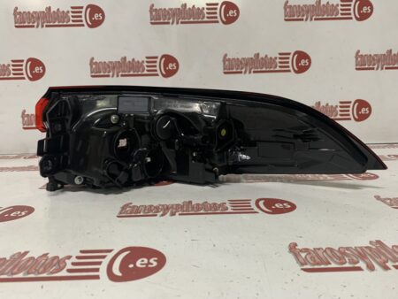 Piloto trasero izquierdo Toyota Corolla Año 2019 a 2022 Sedan 4 puertas FULL LED FARBA - Imagen 5
