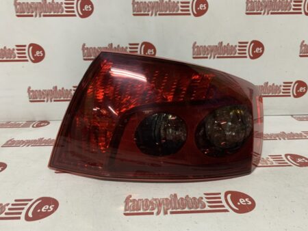 Piloto trasero derecho Peugeot 407 año 2004 a 2008 (Producto Reciclado)