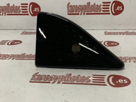 Piloto trasero de tercera luz de freno Nissan NV400 Año 2010 a 2023 TINTADO - Imagen 2