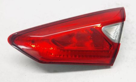 Piloto Trasero Derecho Porton Nissan Pulsar año 2013 a 2019 - Imagen 2