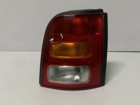 Piloto Trasero Derecho Nissan Micra año K11 año 1998 a 2000 - Imagen 4
