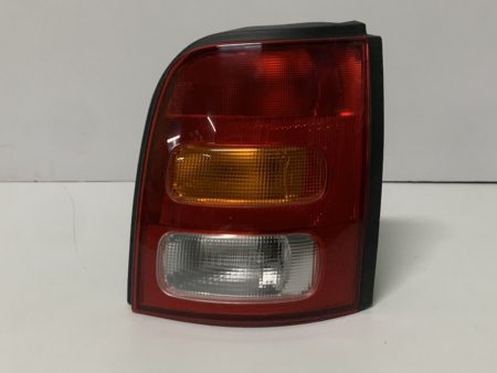 Piloto Trasero Derecho Nissan Micra año K11 año 1998 a 2000