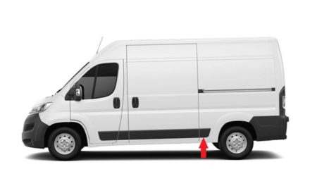 Moldura Lateral Izquierda Central/Trasero (S/Agujero Intermitente) Negro Fiat Ducato (2014.04->) (Ch Medio)