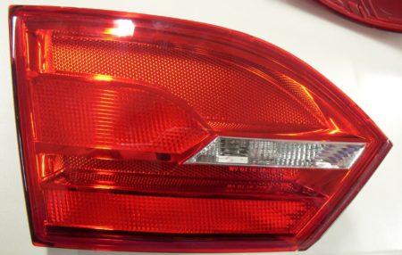 Piloto Trasero Izquierdo Volkswagen Jetta (2011->) (Central 4P)