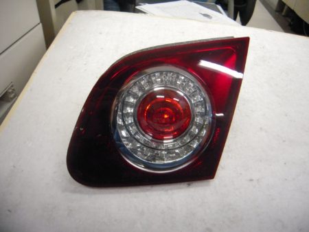 Piloto Trasero Izquierdo Volkswagen Passat (2005->) (Central 4P Rojo Ahumado)