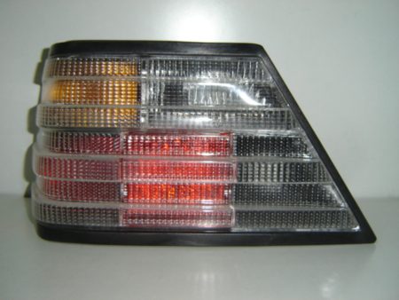 Piloto Trasero Izquierdo Mercedes W124 (Blanco) (1985->)