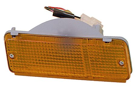 Piloto Paragolpes Frontal Derecho Toyota Hilux Ln55/ (1956->)