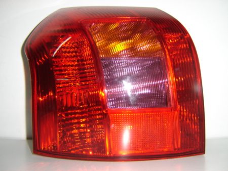 Piloto Trasero Izquierdo Hatchback Toyota Corolla (2002->)