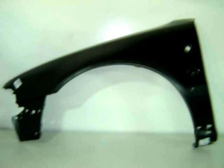 Aleta Frontal Izquierda Audi A4 (4 Agujeros) (1996->1998) (Intermitente/Emblema/Moldura/Emb)