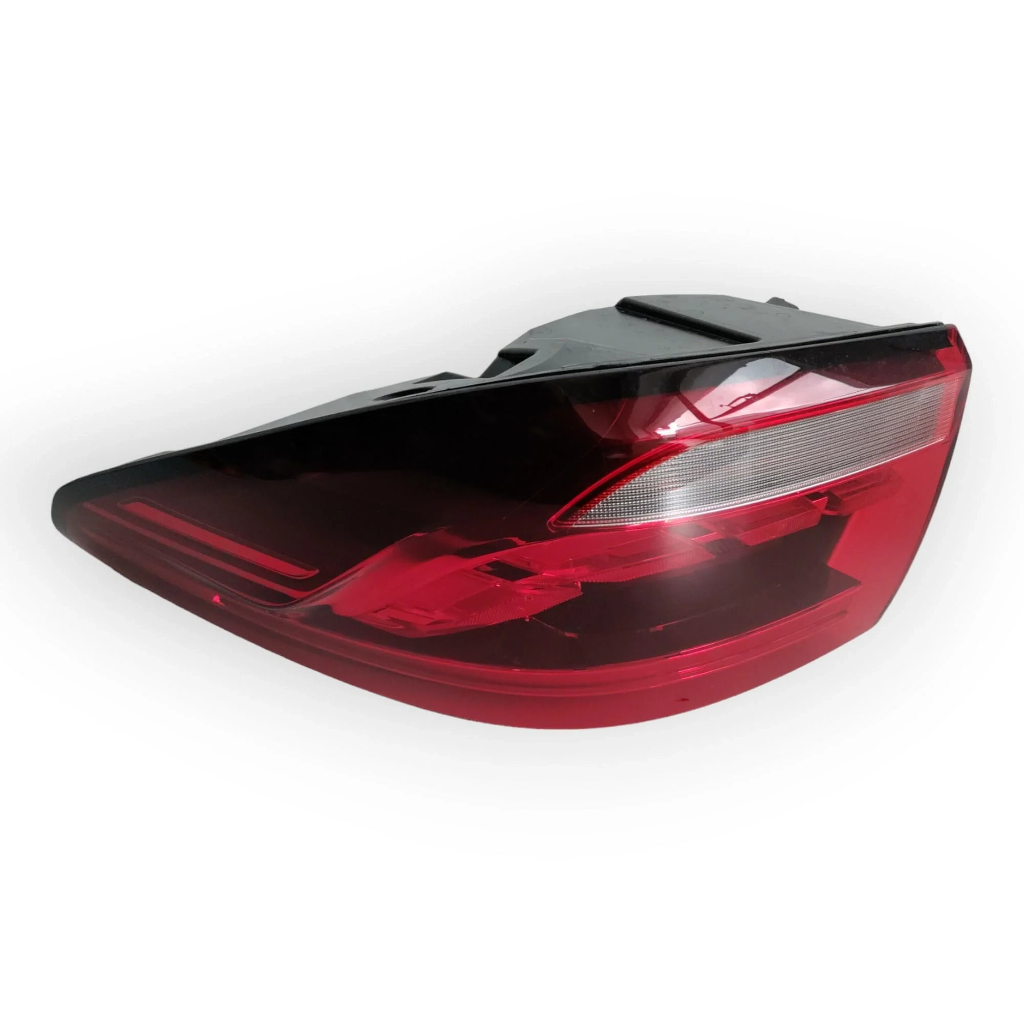 Piloto Trasero Exterior Izquierdo MG ZS LED (2016->)